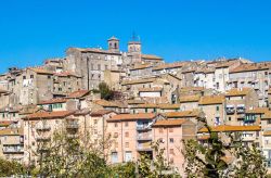 Il borgo di Caprarola, in provincia di Viterbo ...