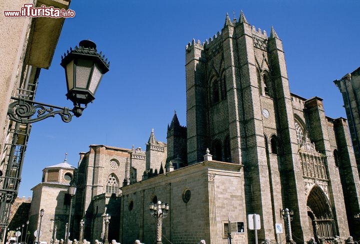 Immagine Avila, Castiglia e Leon, Spagna: la Cattedrale - Copyright foto www.spain.info