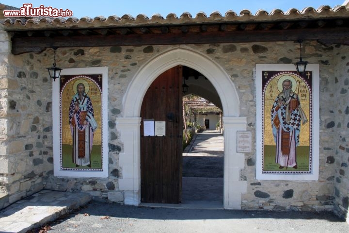Immagine Ayos Heraklidhios, è un famoso monastero che si trova vicino a Nicosia (a 20 km circa) la capitale di Cipro - © Ioannis Ioannou / Shutterstock.com