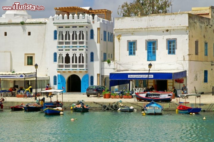 Immagine Biserta, Tunisia: una fotografia della marina del villaggio di pescatori della costa nord tunisina - © Gelia / Shutterstock.com