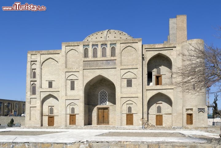 Immagine Bukhara Uzbekistan è una città patrimonio dell'umanità dell'UNESCO, che si trova lungo il percorso della Via della Seta - © posztos / Shutterstock.com