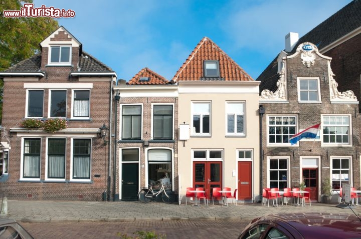 Immagine Case tipiche olandesi a Zwolle , siamo nella regione di Overijssel  nel nord dei Paesi Bassi - © hans engbers / Shutterstock.com