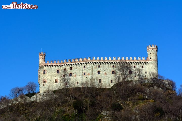 Immagine Castello di Montalto: si trova non lontano da Ivrea, Piemonte - © Erick Margarita Images / Shutterstock.com