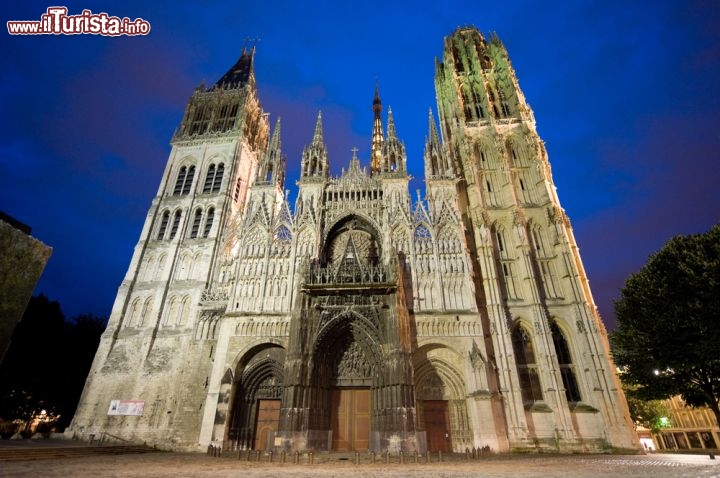 Immagine Cattedrale gotica di Rouen: è un odei grandi capolavori dell' Alta Normandia, nelle ragione a nord della Francia  - © Claudio Giovanni Colombo / Shutterstock.com
