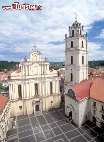 Immagine Chiesa di San Giovanni: il magnifico barocco di Vilnius (Lituania) - © Ente del Turismo della Lituania