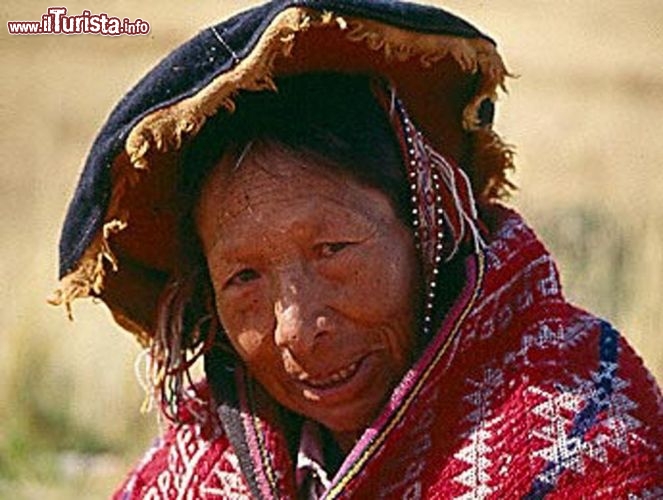 Immagine Donna Bolivia dai tratti indios -  Foto di Giulio Badini i Viaggi di Maurizio Levi 