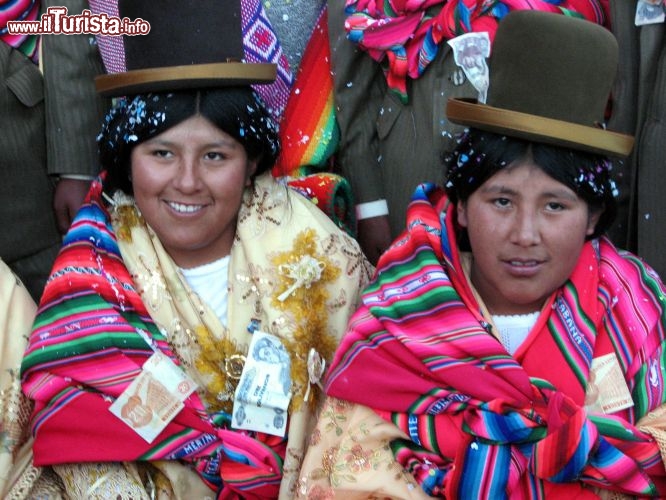 Immagine Donne della Bolivia con cappello -  Foto di Giulio Badini i Viaggi di Maurizio Levi 