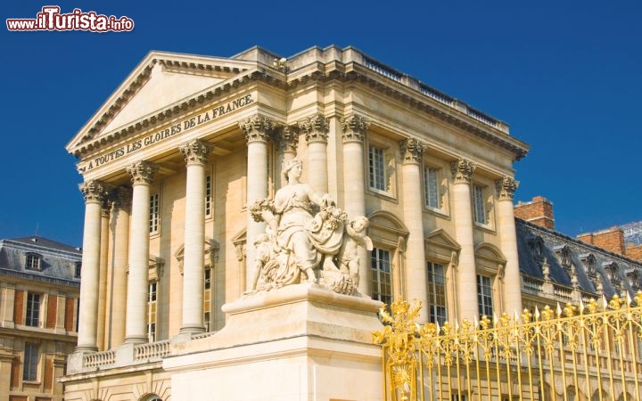 Immagine Facciata della Reggia di Versailles in Francia - © Arsgera / Shutterstock.com
