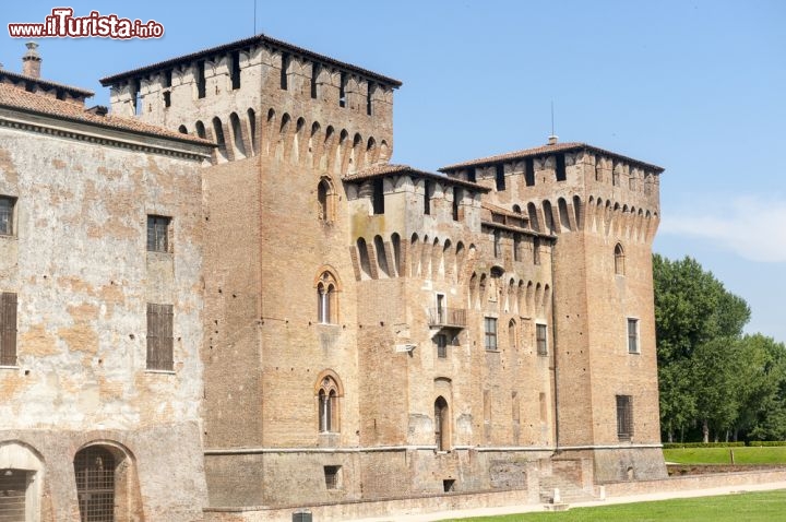 Immagine Facciata del castello di San Giorgio a Mantova, Lombardia - © Claudio Giovanni Colombo / Shutterstock.com