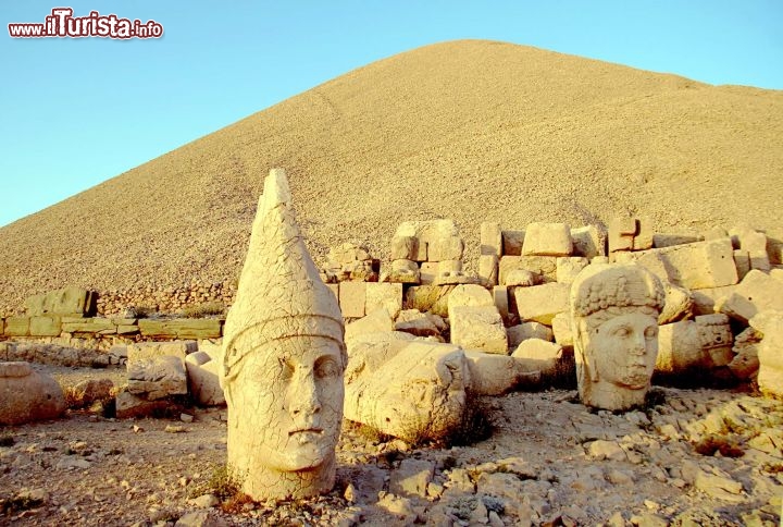 Immagine Il sito archeologico di Nemrut, Turchia dell'est -  Foto di Giulio Badini