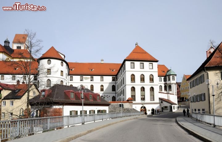 Immagine Il centro di Fussen, la cittadina più elevata di quota di tutta la Baviera, nel su della Germania - © Philip Lange / Shutterstock.com
