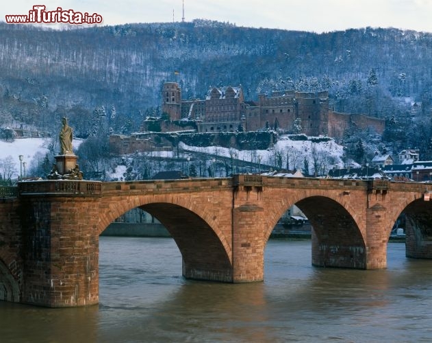 Immagine Il ponte sul fiume Neckar a Heidelberg e il castello d'inverno - ©German National Tourist Board