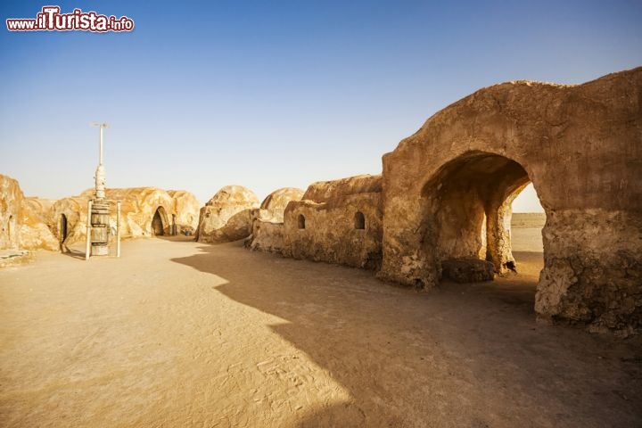 Immagine Il villaggio di Tatooine ovvero il set cinematografico di George Lukas in Tunisia, dove sono state girate alcune scene di Guerre Stellari - © Marques / Shutterstock.com