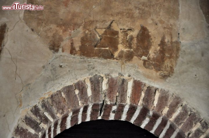 Immagine Interno Castello di Gondar stella ebraica