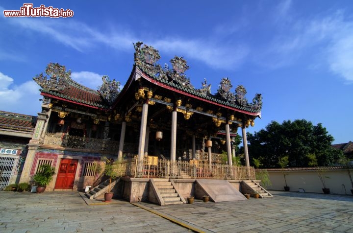 Immagine Il tempio di Khoo kongsi temple, uno dei patrimoni UNESCO della Malesia che si trova sull'isola di Penang - © Mark Hall / Shutterstock.com