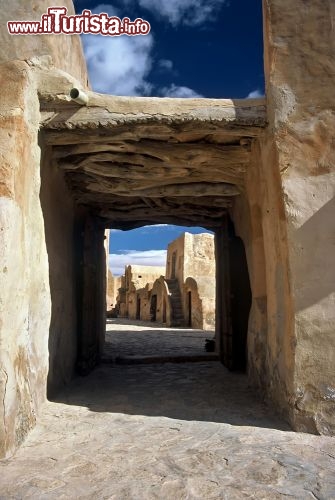 Immagine Ksar Ouled Soltane: a 20 km da Tataouine il fascino del Ksour più famoso di tutta la Tunisia meridionale  - © StephanScherhag / Shutterstock.com
