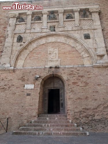 Immagine L'etrusca ed antica Porta Marzia a Perugia (Umbria) - © cudak / Shutterstock.com