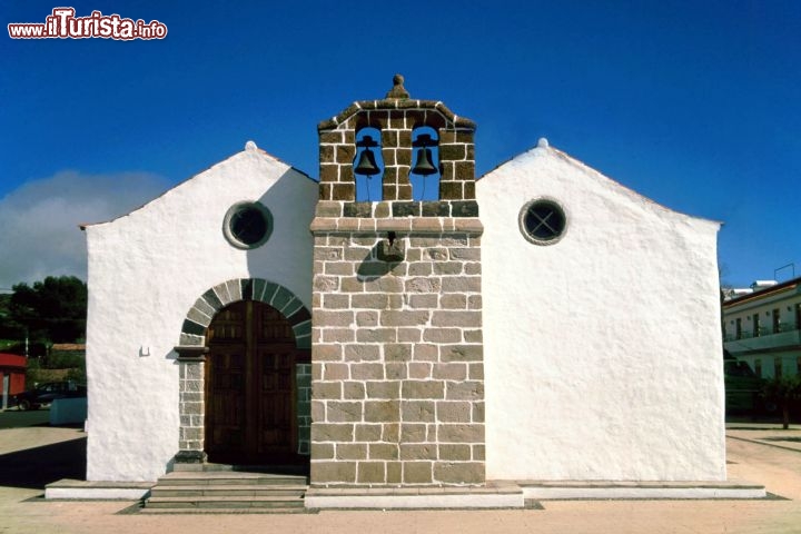 Immagine Una chiesa tipica sull'isola di La Palma, nell'ovest dell'arcipelago delle Canarie (Spagna) - Foto di Giulio Badini