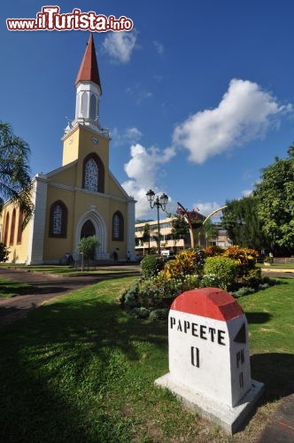 Immagine La Cattedrale di Papeete si trova al km zero della strada che compie il giro di Tahiti Nui