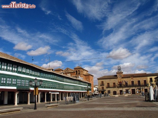 Immagine La Plaza Mayor e il Corral de Comedias di Almagro, Spagna - © JMFontecha - Fotolia.com