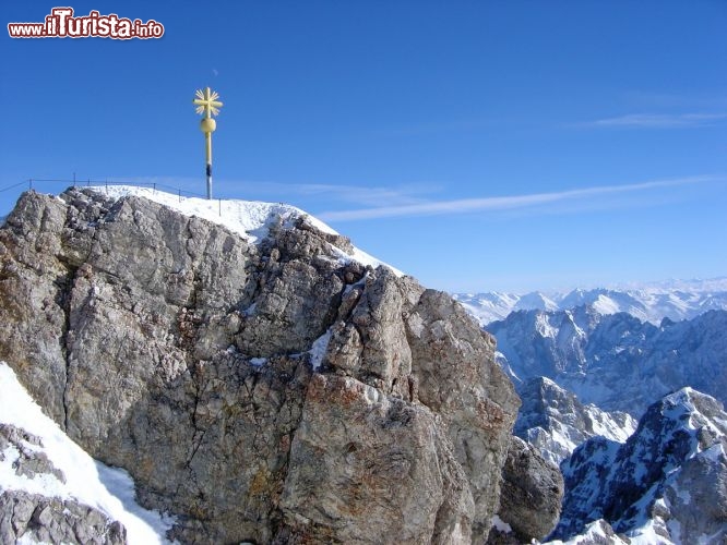 Immagine La cima dello Zugspitze la montagna principe della Baviera, la piu alta di tutta la Germania