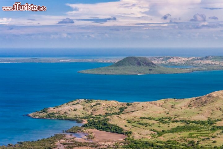 Immagine La notevole costa selvaggia di Antsiranana (baia Diego Suarez) nel nord del Madagascar - © Pierre-Yves Babelon / Shutterstock.com