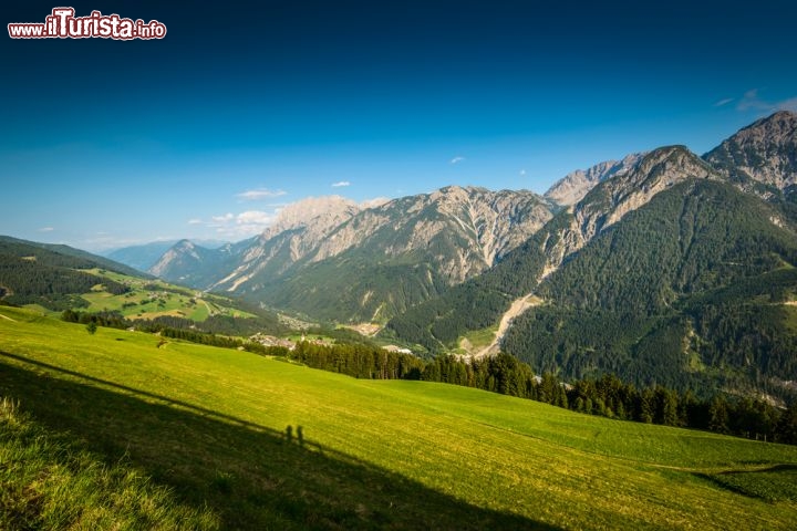 Immagine Le montagne intorno a Lienz, fotografate in estate: siamo nel Osttirol in Austria  - © DeepGreen / Shutterstock.com