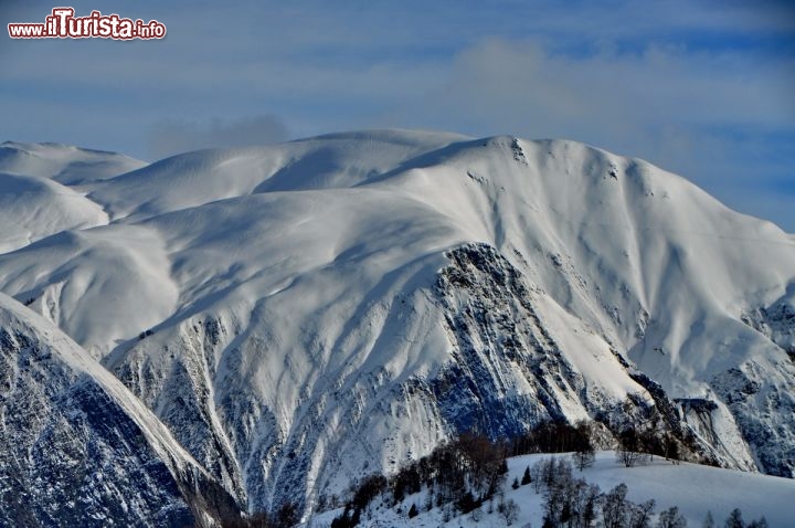 Immagine Le montagne sopra La Grave, nel versante versante nord Le Deux Alpes in Francia. Questa località è famosa per i suoi pendii freeride, dove praticare lo sci d'alpinismo