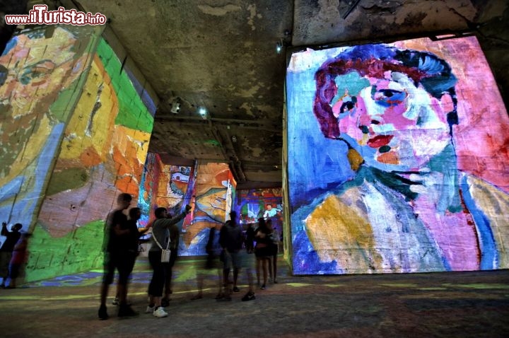 Immagine Les Baux-de-Provence: nella città della Provenza si trovano le cosiddette Cave Luminose, con proiezioni multimediali a tema d'arte