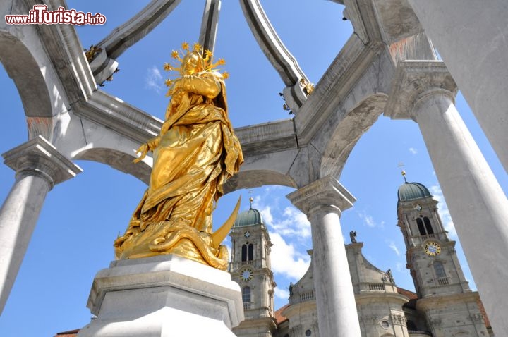 Immagine Statua dorata della Madonna, Santuario di Einsiedeln - © Waldteufel