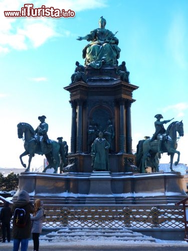 Immagine Il monumento a Maria Theresien Denkmal a Vienna