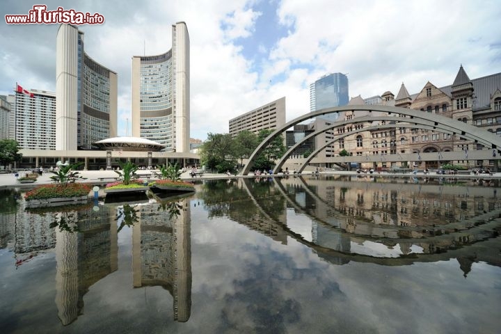 Immagine Il Municipio di Toronto, la capitale dello stato di Ontario in Canada - © Charles TANG / Shutterstock.com