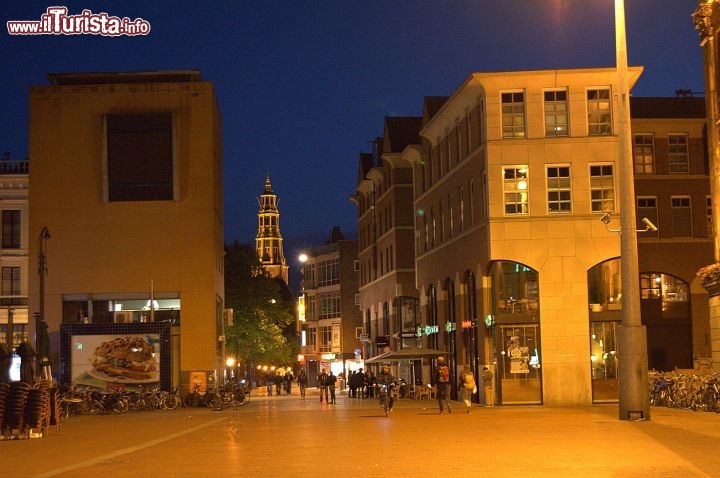Immagine Paesaggio notturno del centro di Groningen la città del nord dei Paesi bassi