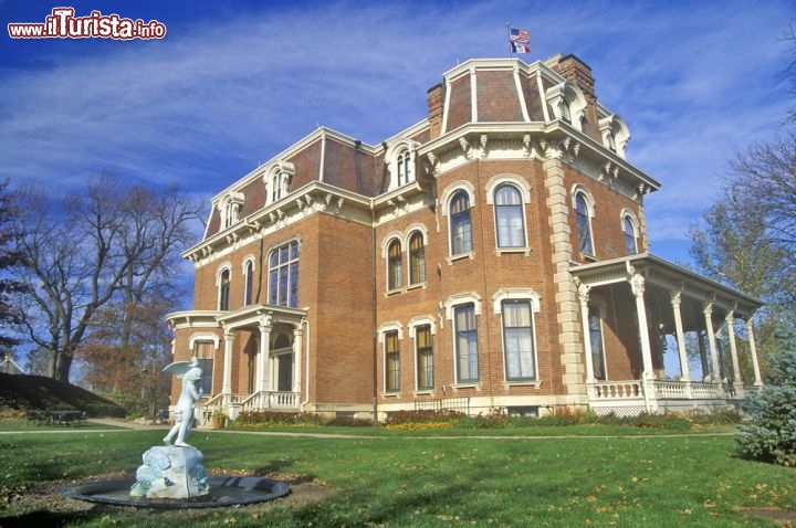 Immagine Il Palazzo del Governatore dello Iowa: ci troviamo a Des Moines la capitale dello stato del nord degli USA - © spirit of america / Shutterstock.com