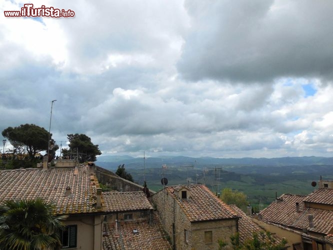 Immagine Panorama di Volterra, il celebre borgo della Toscana - © Giovanni Mazzoni (Giobama)