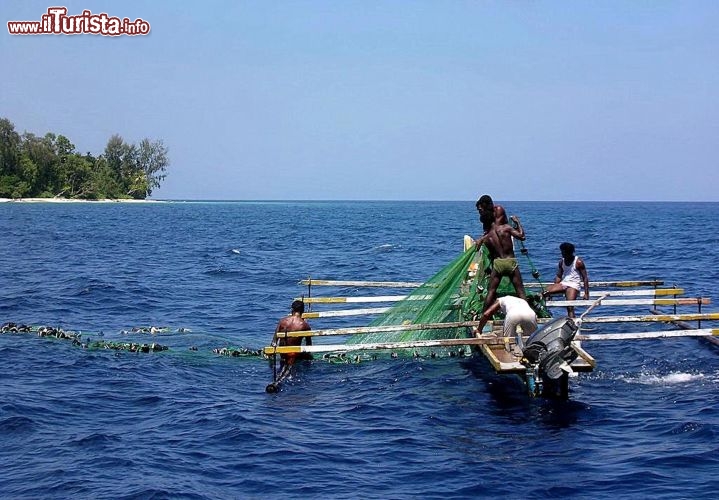 Immagine Pescatori alle Molucche Indonesia - Foto di Giulio Badini