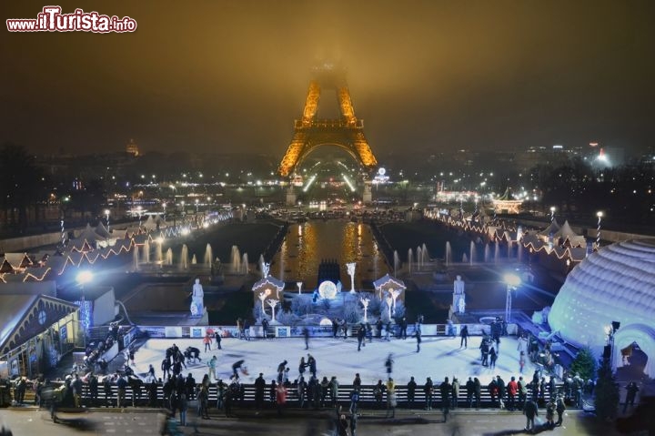 Immagine Pista di pattinaggio sul ghiaccio al Trocadero, Parigi - © Christian Wilkinson / Shutterstock.com