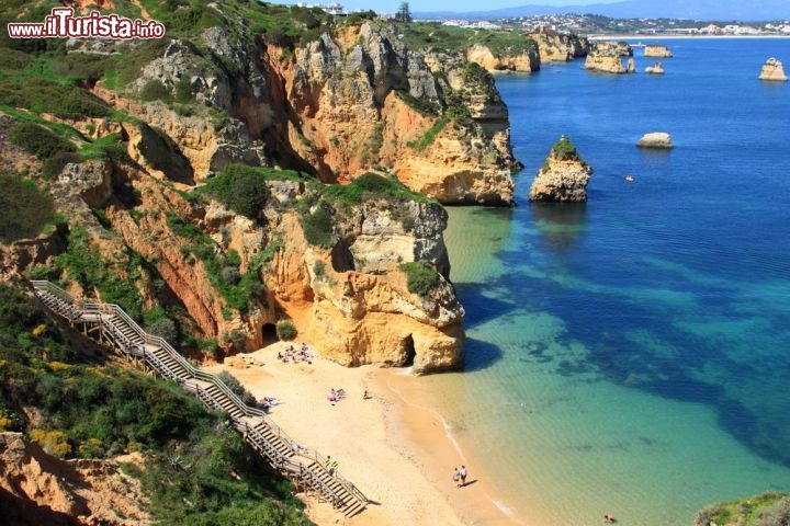 Immagine Ponta da Piedade vicino Lagos sulla costa d'Algarve - © Lukasz Janyst / Shutterstock.com