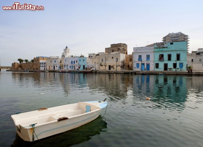 Immagine Il Porto di Biserta (Bizerte) la città della Tunisia - © posztos / Shutterstock.com