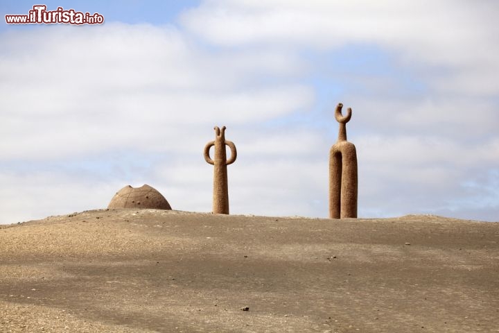 Immagine Presencias Tutelares le sculture del deserto a Arica Cile - © Lisa Strachan / Shutterstock.com