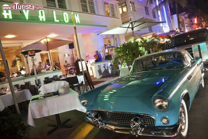 Immagine Ristorante Hotel Avalon, Miami Beach: non mancano certamente le possibilità di scelta fra le centinaia di ristoranti e di locali per la sera, in quella che è considerata la località balneare di punta della Florida - Foto © Henryk Sadura / Shutterstock.com