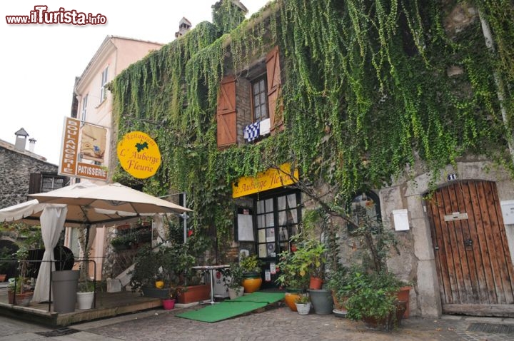 Immagine Alcuni ristoranti di Villeneuve Loubet (Francia): questo borgo della Costa Azzurra ha dato i natali ad un celebre cuoco francese, Auguste Escoffier