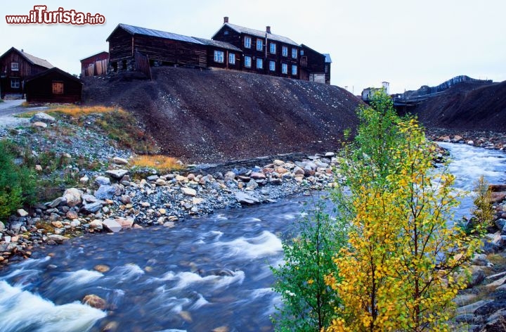 Immagine Roros è una città famosa per le sue miniere di rame e le sue storiche case di legno, tra le più famose della Norvegia - © TTphoto / Shutterstock.com