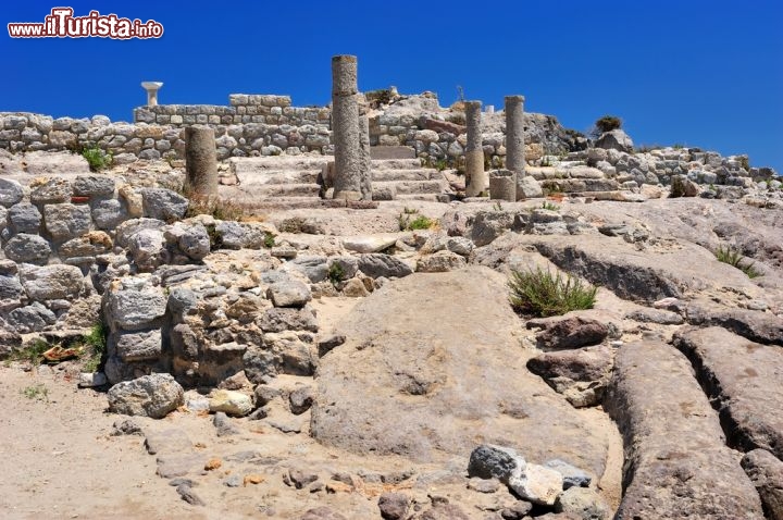 Immagine Le rovine antiche di Kefalos sull'isola di Astypalaia in Grecia - © Kert / Shutterstock.com