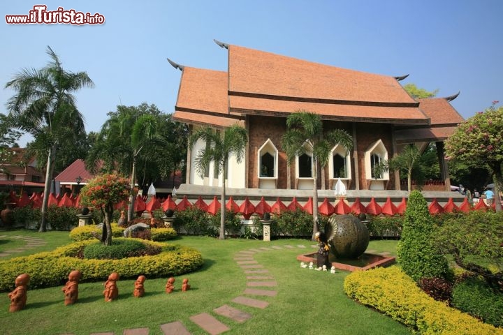 Immagine Sala Loi temple a Nakhon Ratchasima, la città della Thailandia nord-orientale anche nota come Khorat - © Blanscape / Shutterstock.com