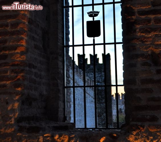 Immagine Scorcio della cinta muraria di Soave: ci troviamo a Porta Aquila, nella parte nord del Borgo