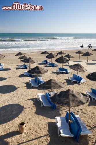 Immagine Una a Spiaggia a Djerba, una delle perle delò Mar Mediterraneo: ci troviamo nella Tunisa del sud - © Irina Fischer / Shutterstock.com