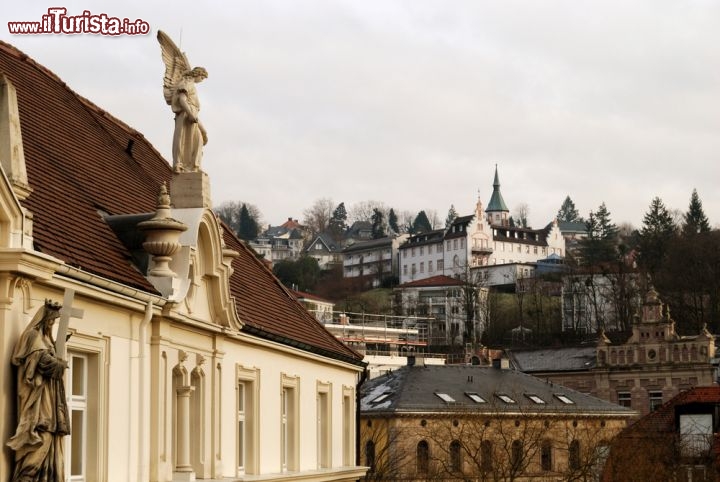 Immagine Statue nel centro città di Baden-Baden, il famoso centro termale della Germania - © Yuriy Davats / Shutterstock.com