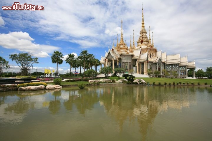Immagine Il tempio di Sorapong: si trova all'interno della provincia thailandese di Nakhon Ratchasima - © Blanscape
/ Shutterstock.com