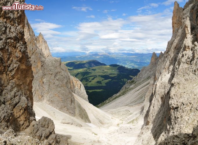 Immagine Trekking nelle Dolomiti della Seiseralm Alpe di Siusi Trentino Alto Adige 61660786 - © Roberto Cerruti / Shutterstock.com